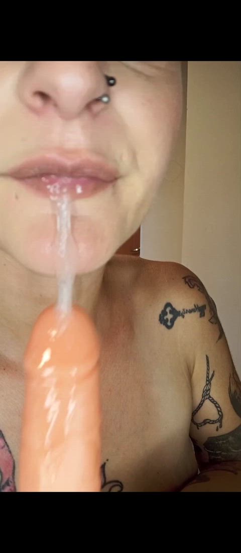 Do you want to receive the best blowjobs? I'm waiting for you! 😉