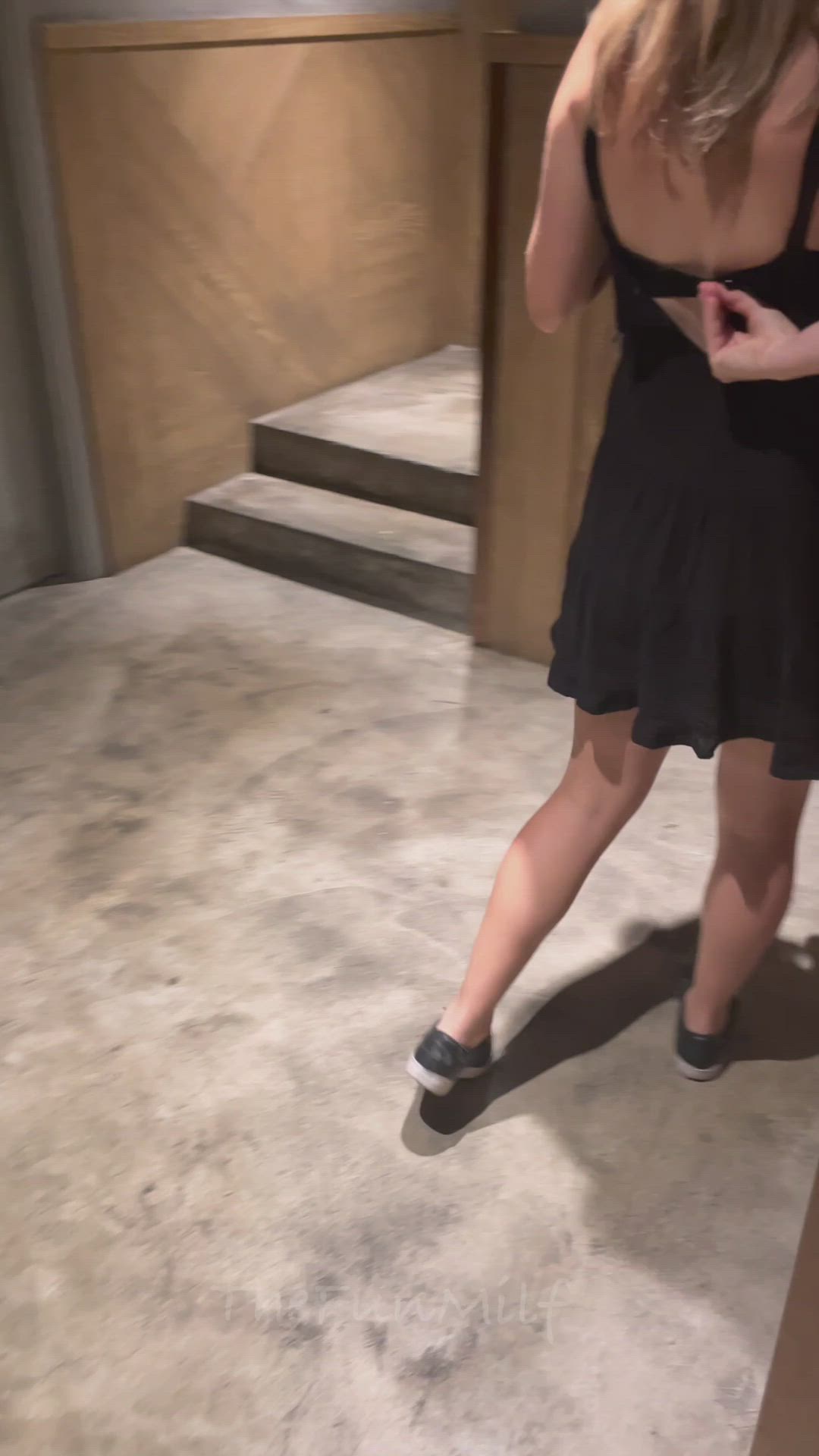 I’m pregnant and I often make quick trips to the bathroom to get fucked! [GIF]