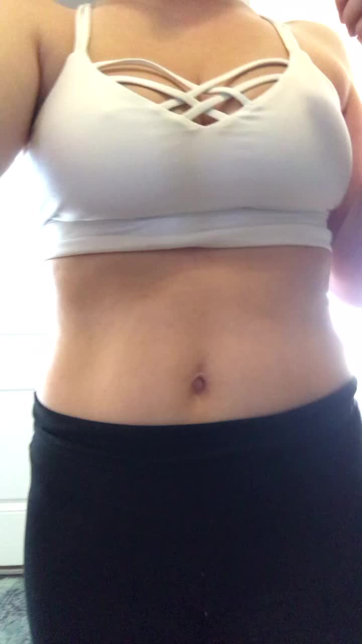 A quick titty drop before a quick jog
