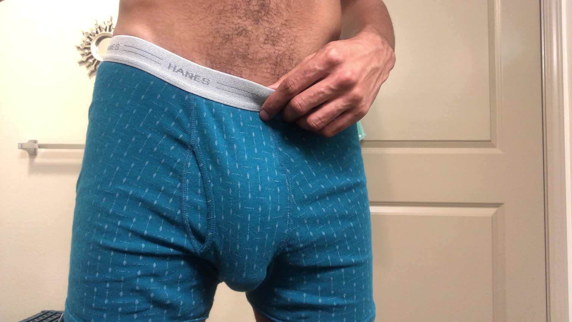 Mikej8420 looking for any ladies who love a big dick Kik me ;)
