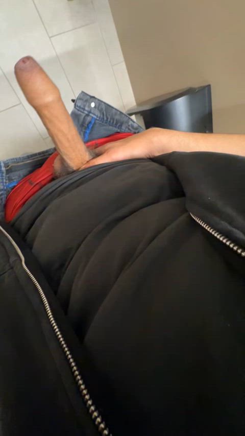 19, need this huge cock worshipped while i’m at work rn 😈 snap : isa1aas777