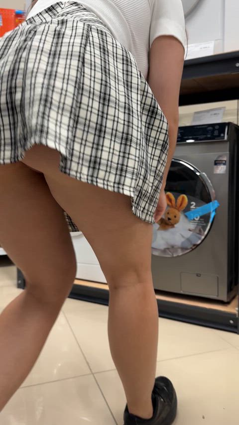 Oops, I almost got caught by the sales consultant.