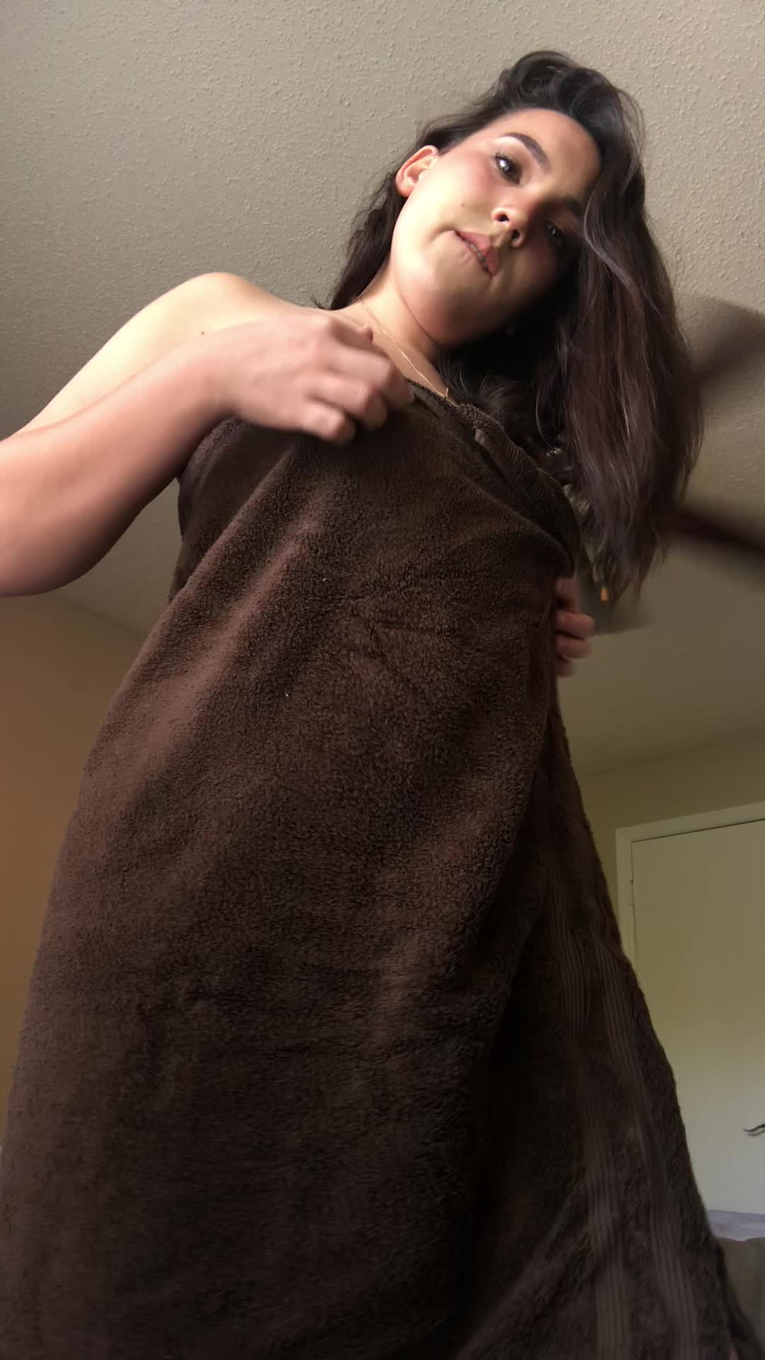 When your girl drops her towel 🤤