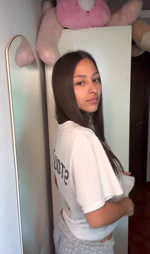 I’m 26. Mom of 1..how old are you and are you fucking me?🥺🥹➡️