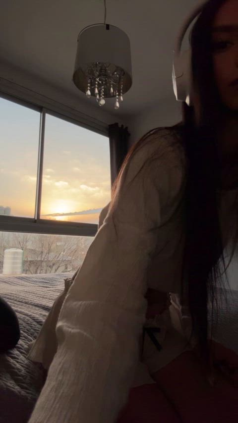 these white toes deserve ur full attention babe