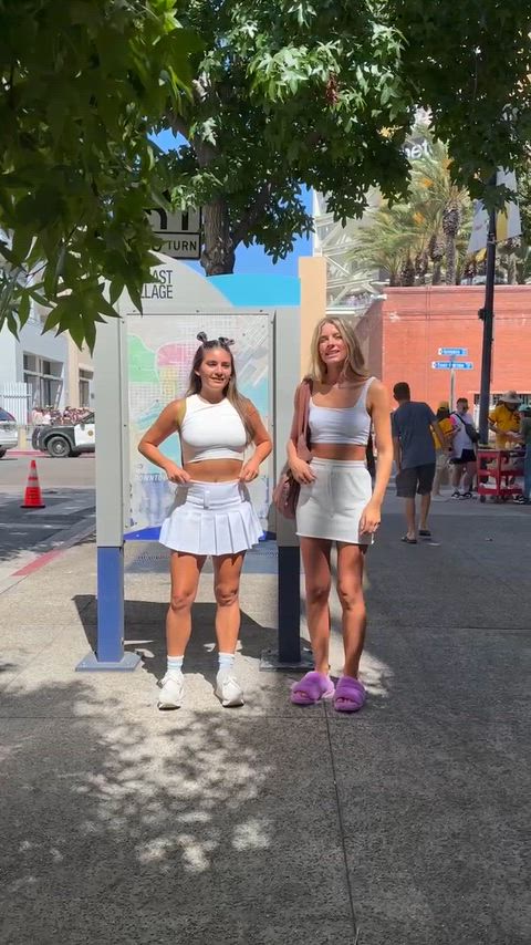 Showing you the map to a good time [gif]