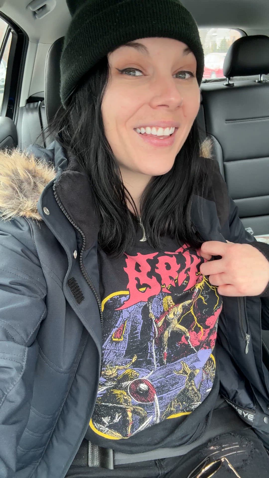 Every road trip needs a goth girl copilot that loves playing with her tits [GIF]