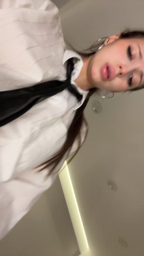 Do you prefer a shaved or hairy pussy?