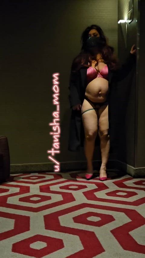 Cheeky hotel flashing