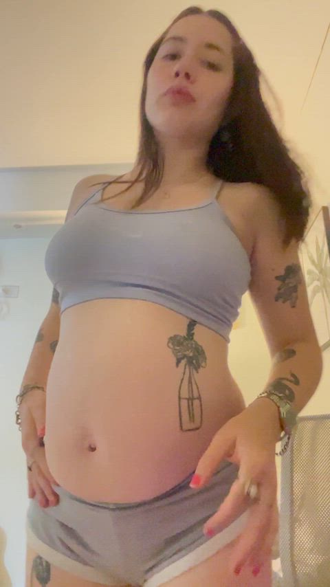 That belly was starting to show 🙈🙈