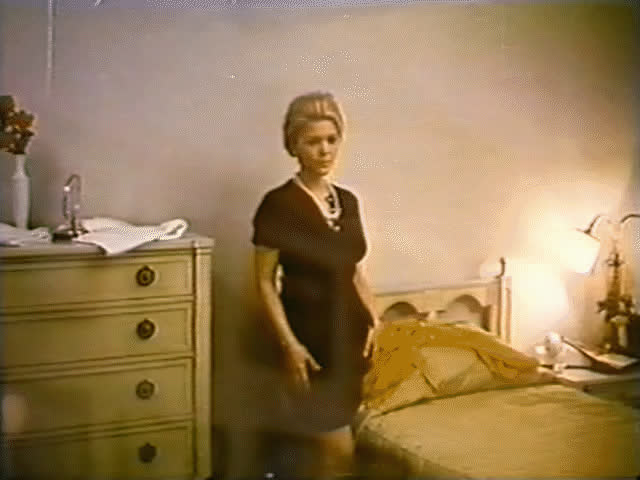 Jennifer Welles- Confessions of a Young American Housewife