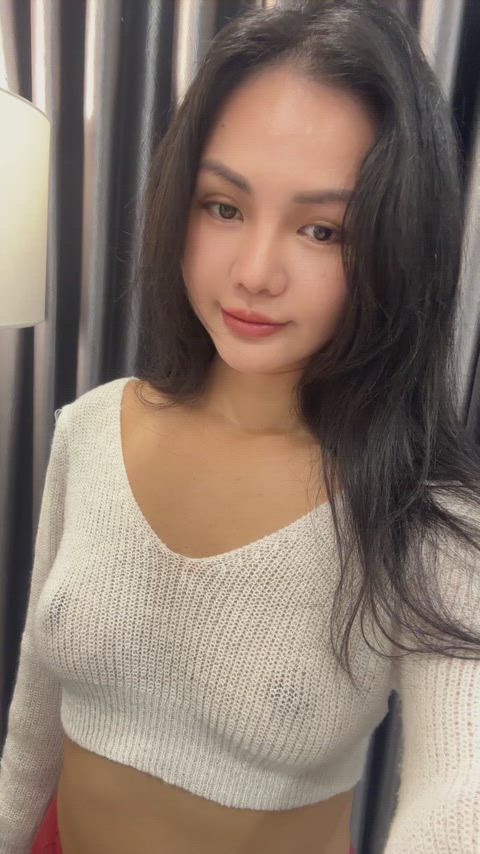 Am I cute without a bra?