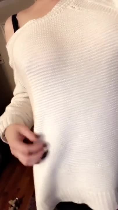 ]/r/funnude]I Need Your Attention For Drop