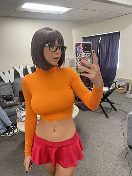 Babe Big Tits Busty Camgirl Cosplay Curvy Gabbie Carter Glasses Selfie Porn image by camsoda