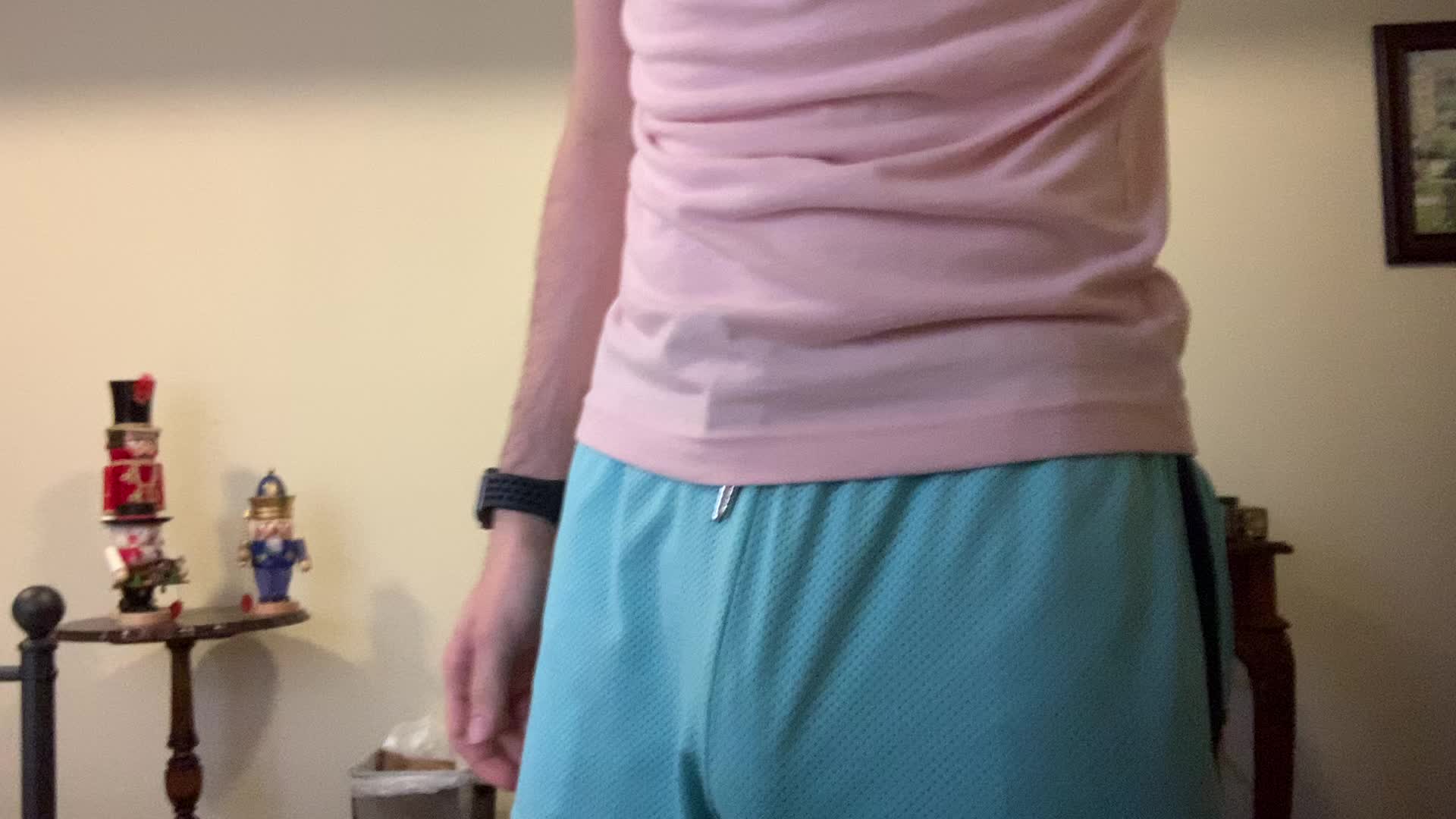 I wonder if my friends notice I freeball🤔