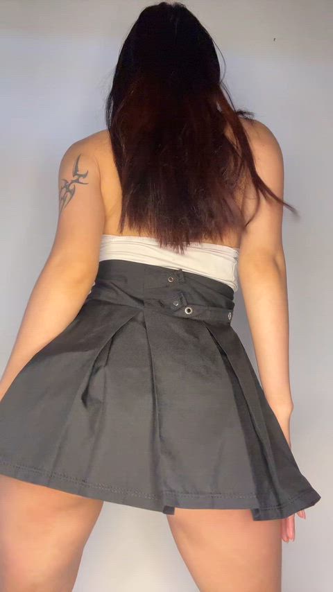 Imagine me grinding slow on your lips