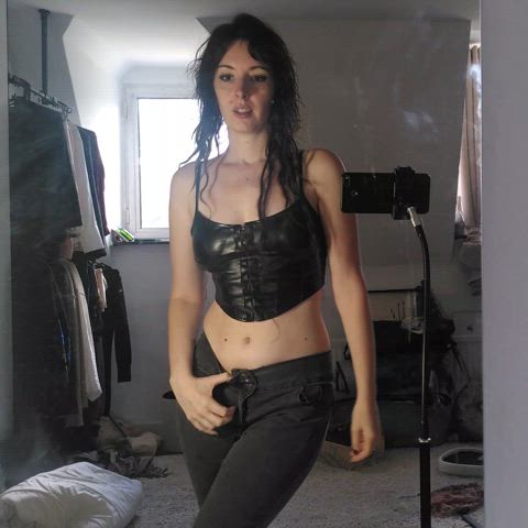 [sophia_leurre] leather is always warm, no ? French kiss