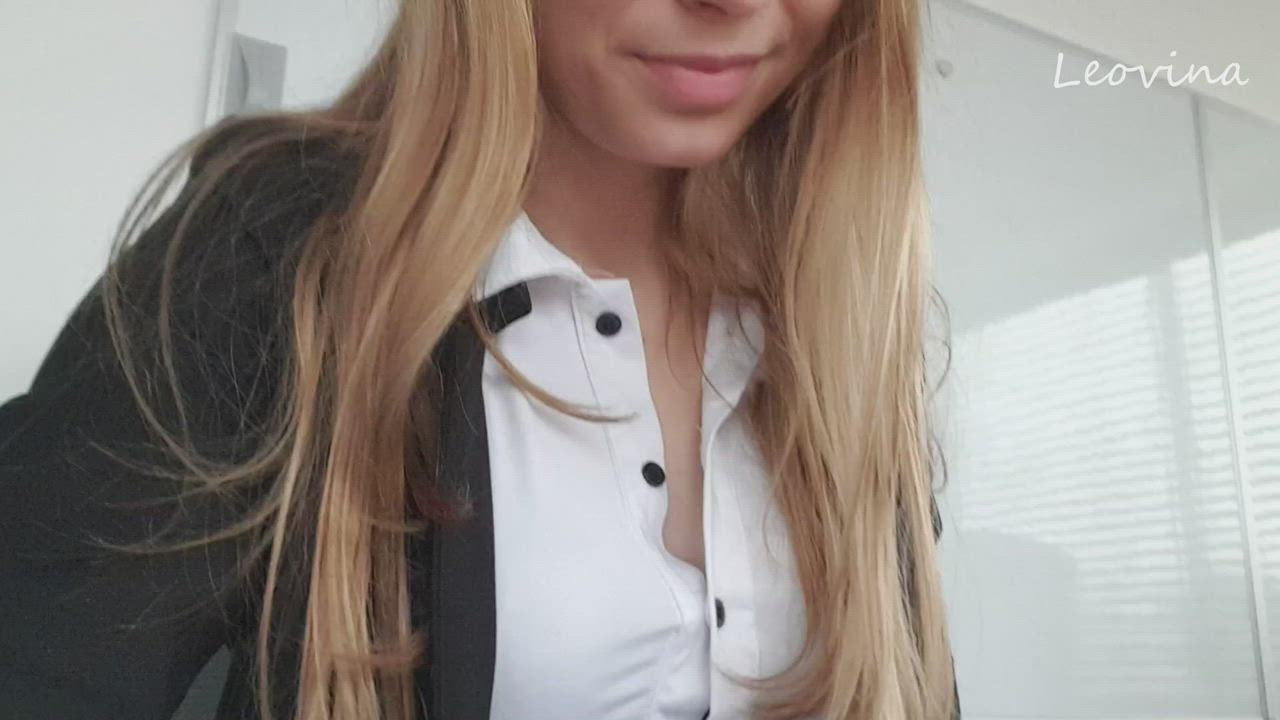 Flashing my pussy in the office... Do you think my co-worker noticed? 😇 [GIF]