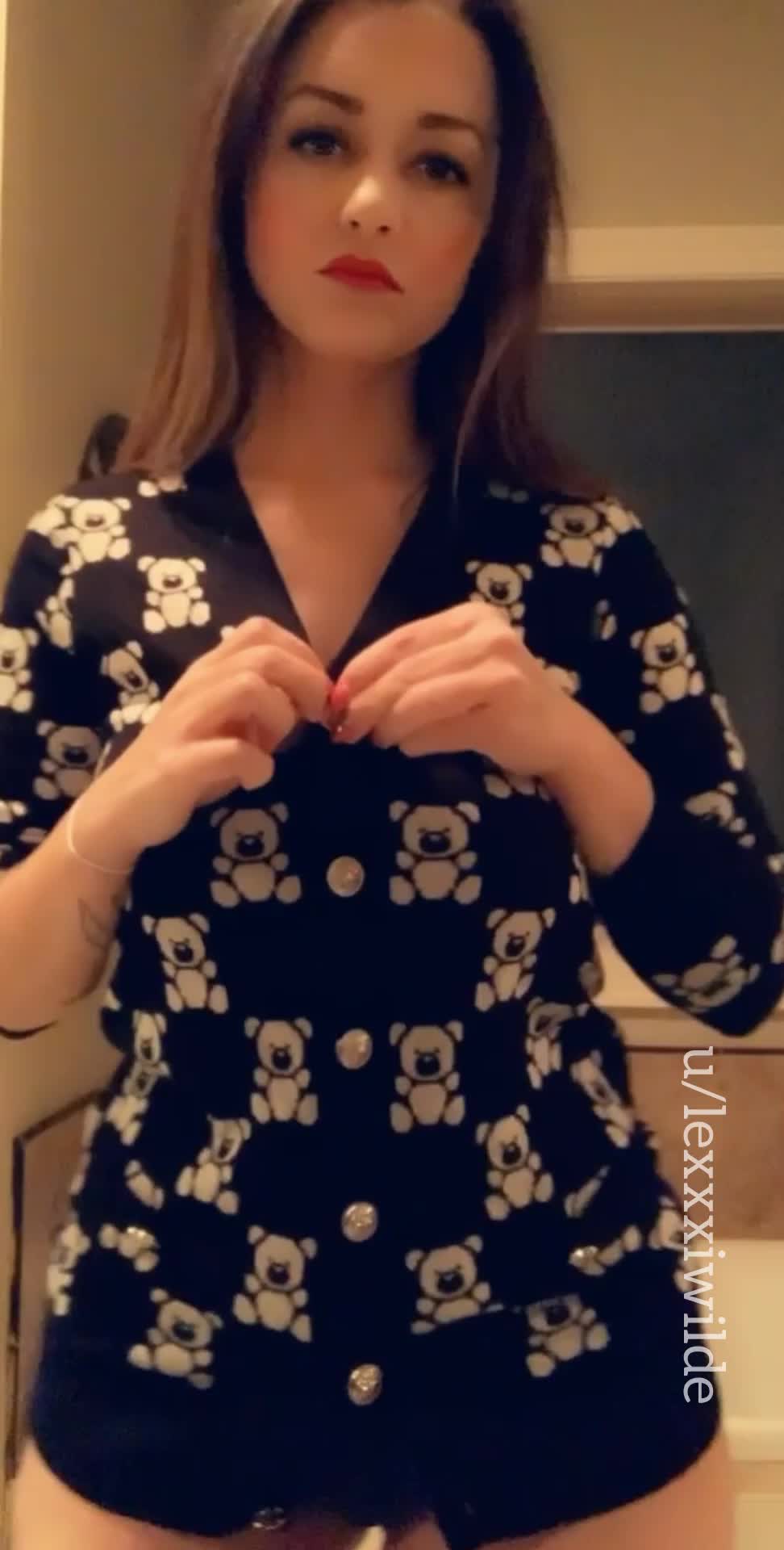 In my cutest sweater 😘