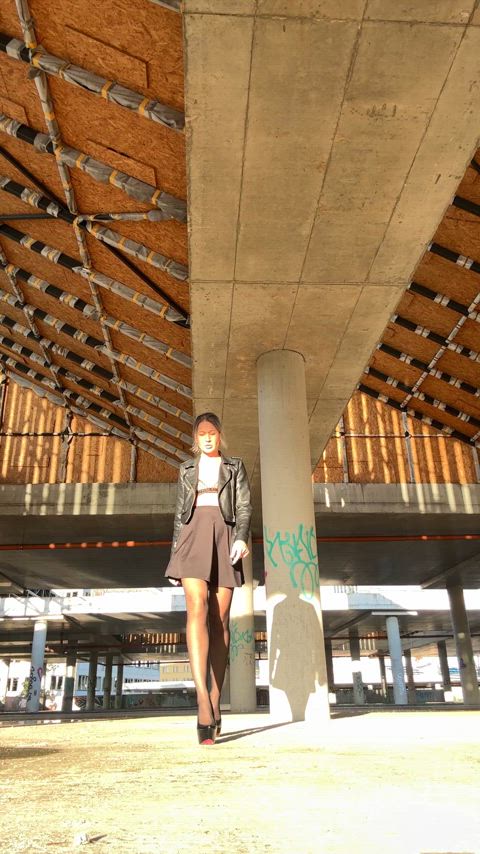 Rehearsing my stage entrance in a pantyless skirt under an overpass
