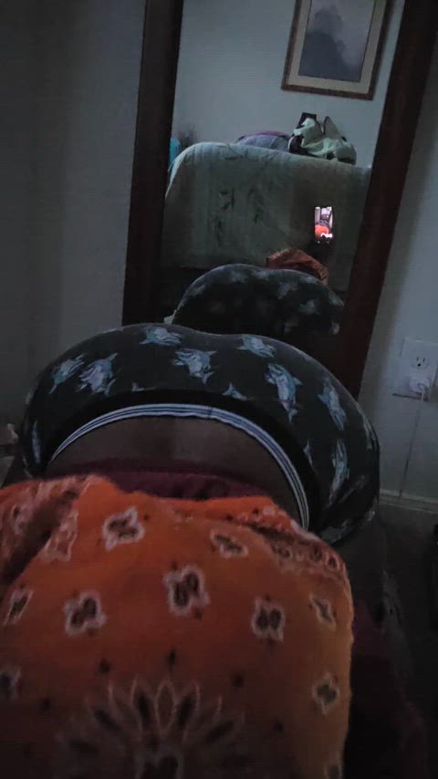 giving a bj in this mirror would be sooo cute <3