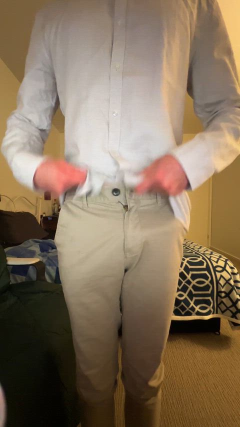 People always ask why the skinny intern is so popular at work… 👀