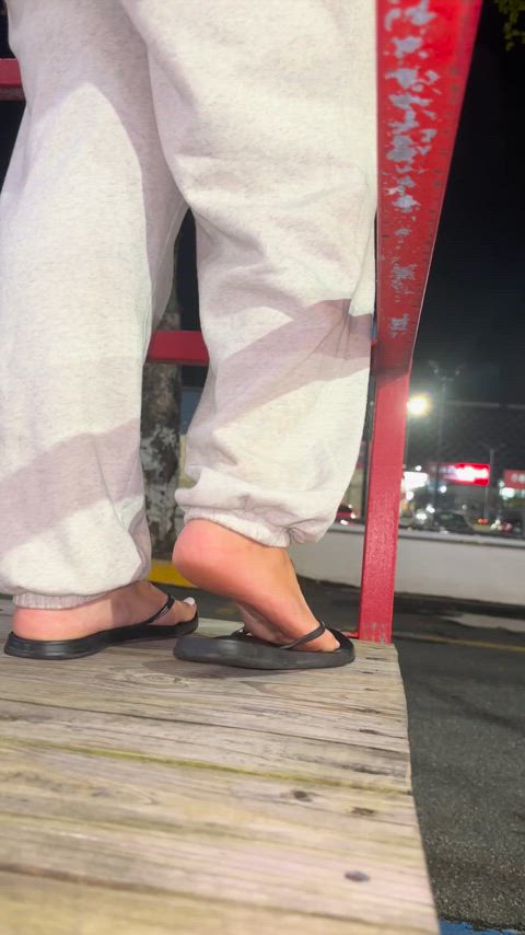 I'm the type of girlfriend who takes off her shoes everywhere... 🤭