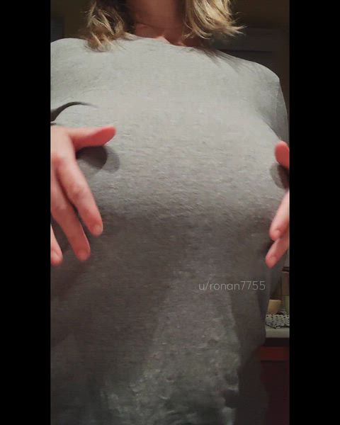 I'm just showing you what my mommy gave me. 😊