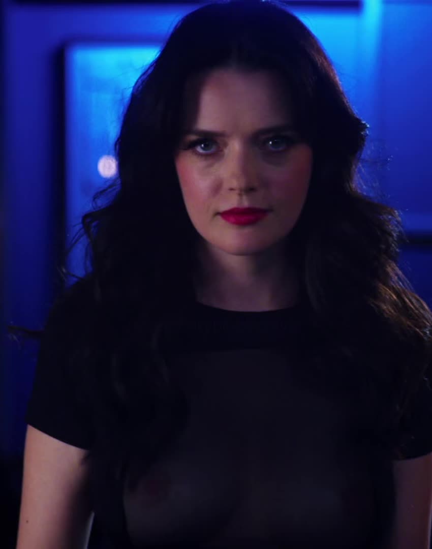 Roxane Mesquida in Now Apocalypse