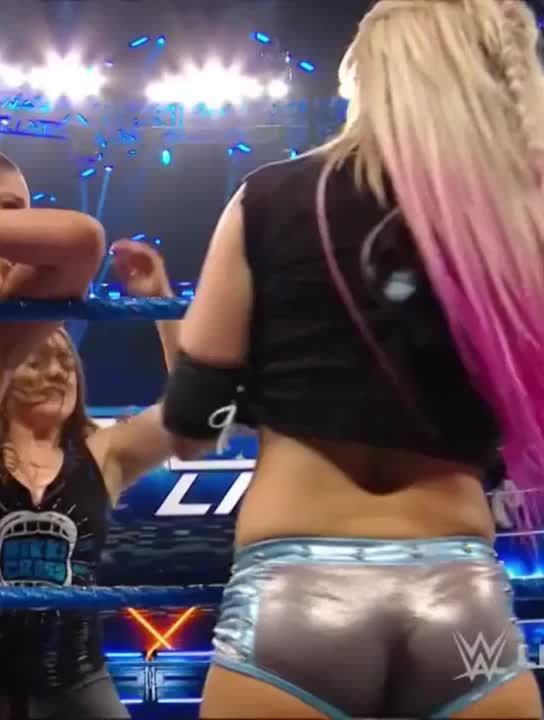 Alexa thong 😍