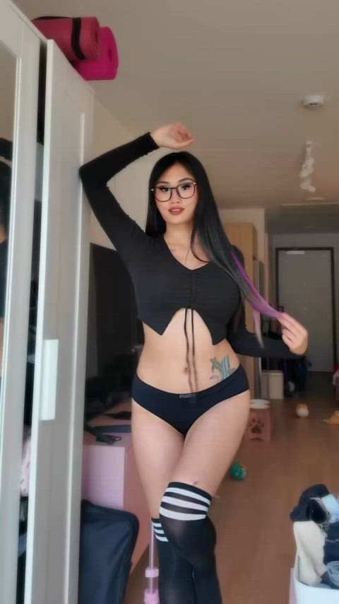 the petite goth Asian nerd you asked for is here [F]