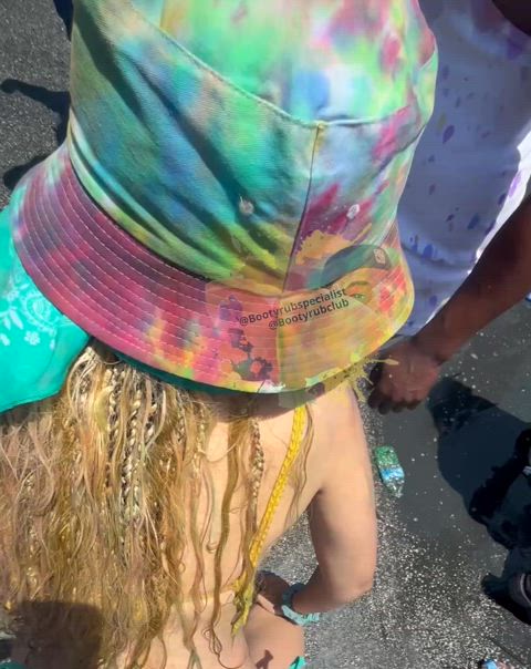 I made it to the fete before the world ended! And I made it out alive 😅 I pray for peace so I can go back next year lol