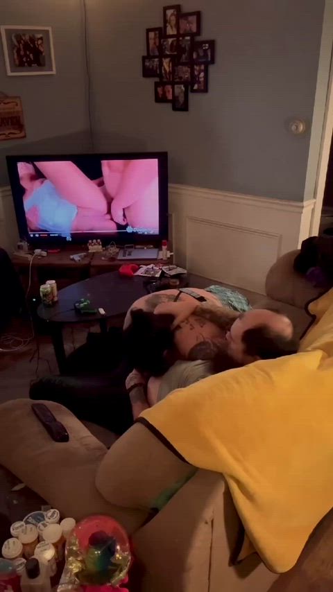 How everyone shoulda been ringing in their New Year..