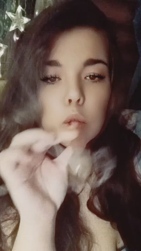 Bout to get topless and post some cloud vids next 😈🤤💦