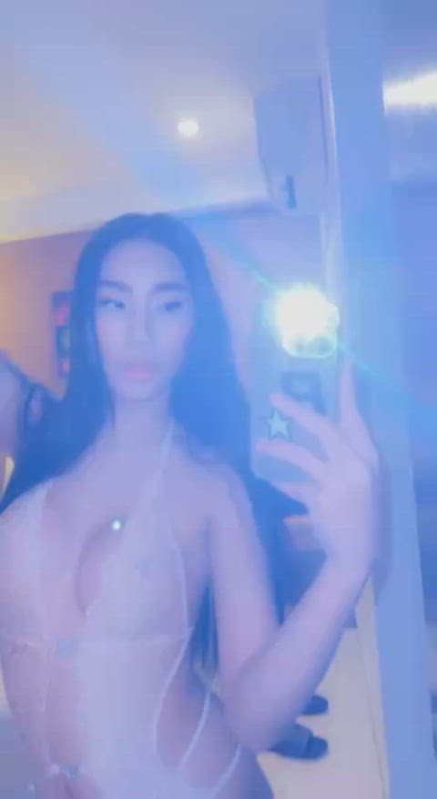 Do I look cute on my new lingerie😋😘