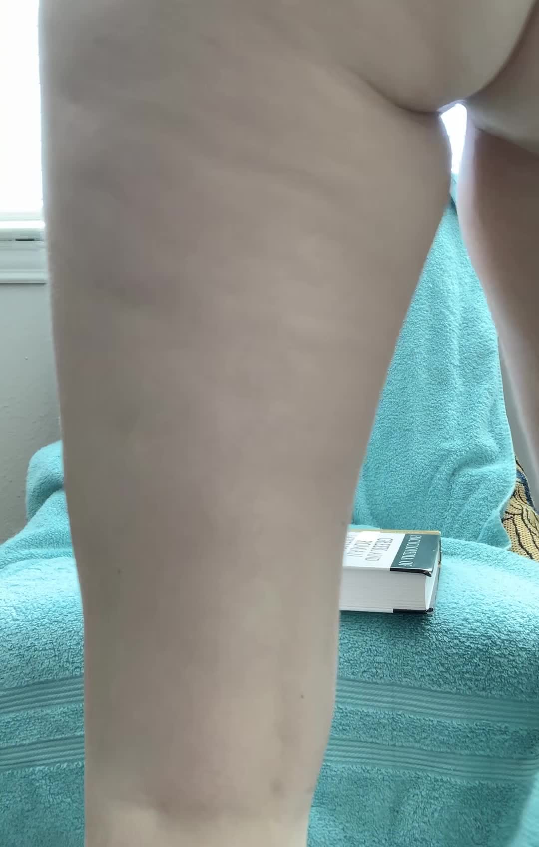 Wish i was bouncing on a real cock