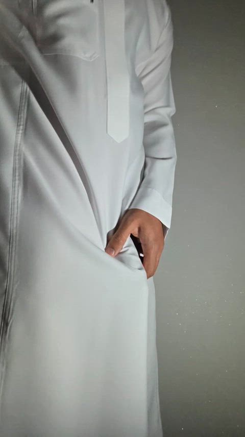 33 Straight Arab attire