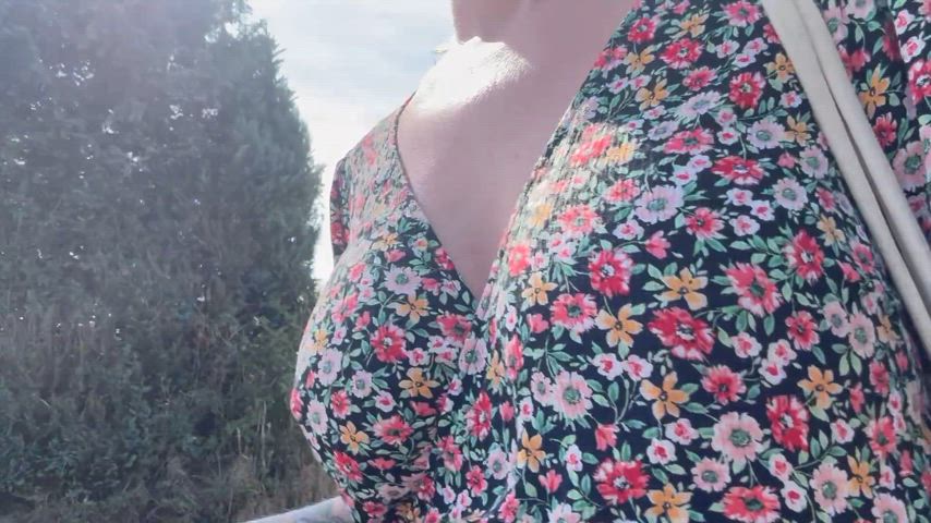 Casually walking to the shop, I miss the summer 31