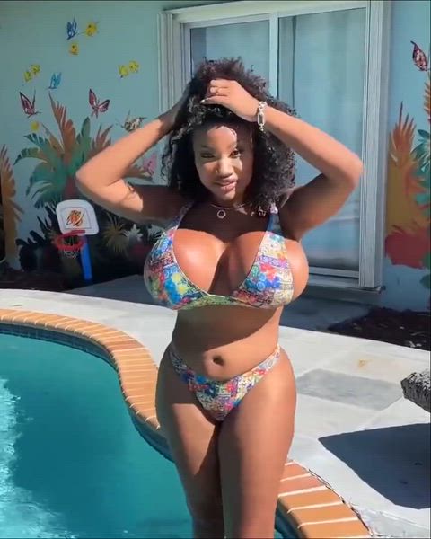 I Just Can't Get Enough Of Tia Maria 😍