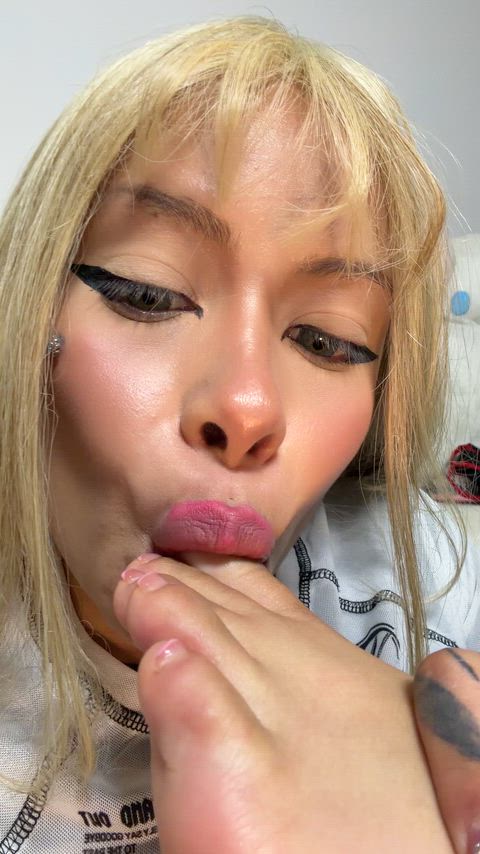 Can you make me come without taking your toes out of my mouth?