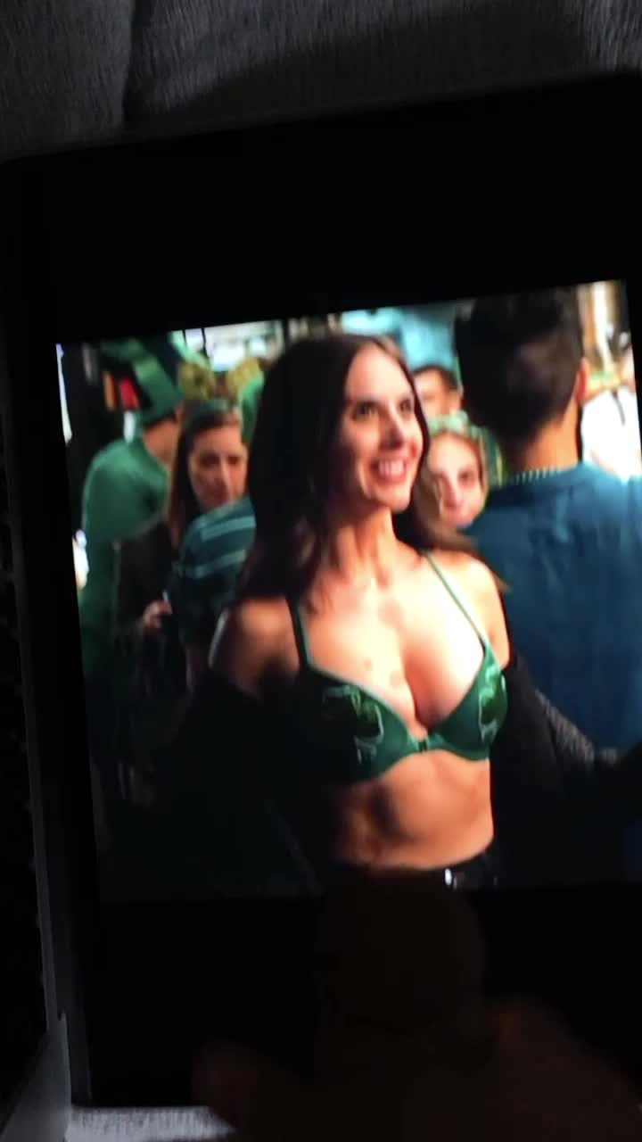 Alison Brie cum tribute request for u/in_777. 20+ more Alison tributes linked below.