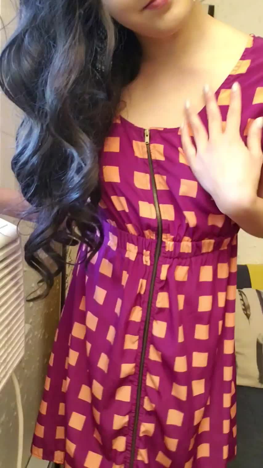 ✨ Happy Sunday! Yesterday was sweater weather, today's perfect for a dress with nothing underneath 💕