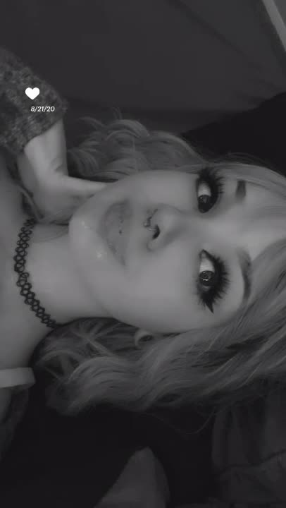 Slutty e-girl mouth 😈