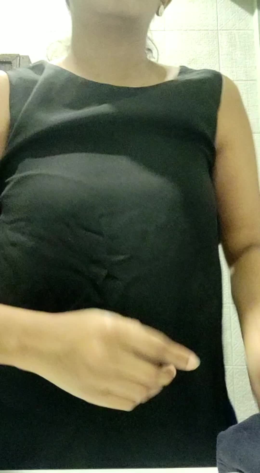 Desi Cutie Shows Her Bigg Boobs & Bigg Ass to Her Boyfriend ❤️