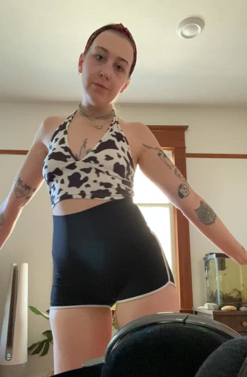 wishing i was on a farm getting milked