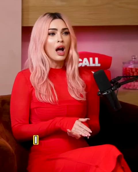 Megan Fox has caught the bimbo itch 💖