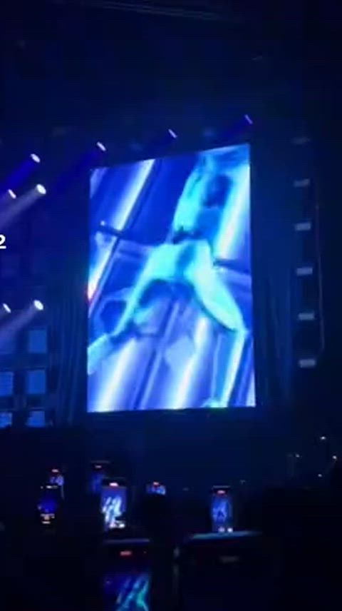 BadGyal twerk concierto