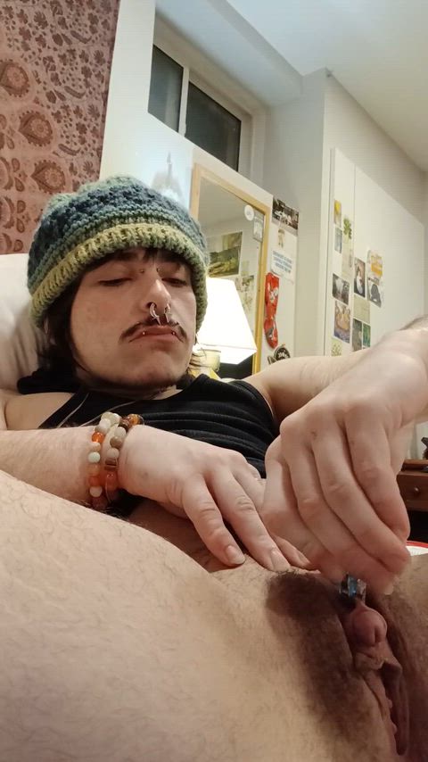 this clip is so tight- it hurt so bad, jeez