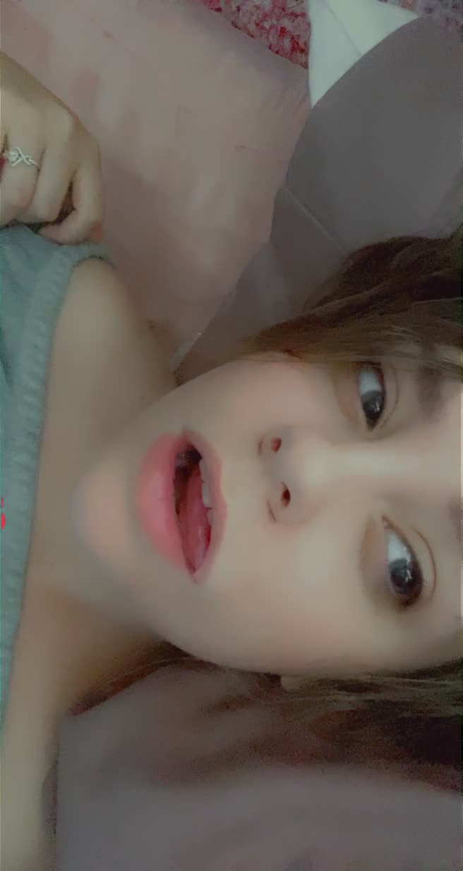 Me waking up and watching you jerk off over my face 😋