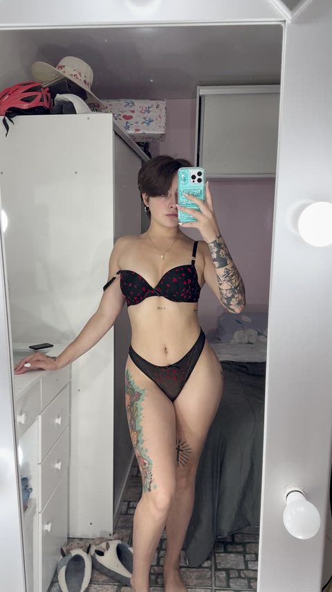 I look my best in black